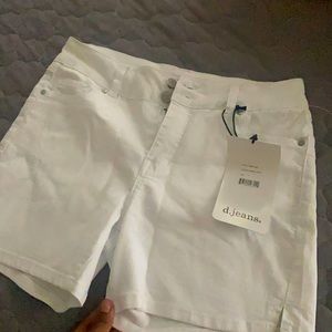 They are size 6 and never worn